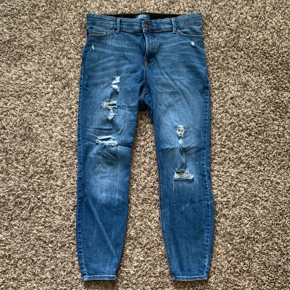 High waisted ripped jeans